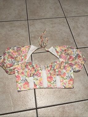 FORE Floral Puff-Sleeve Tie-Back Crop Top size large